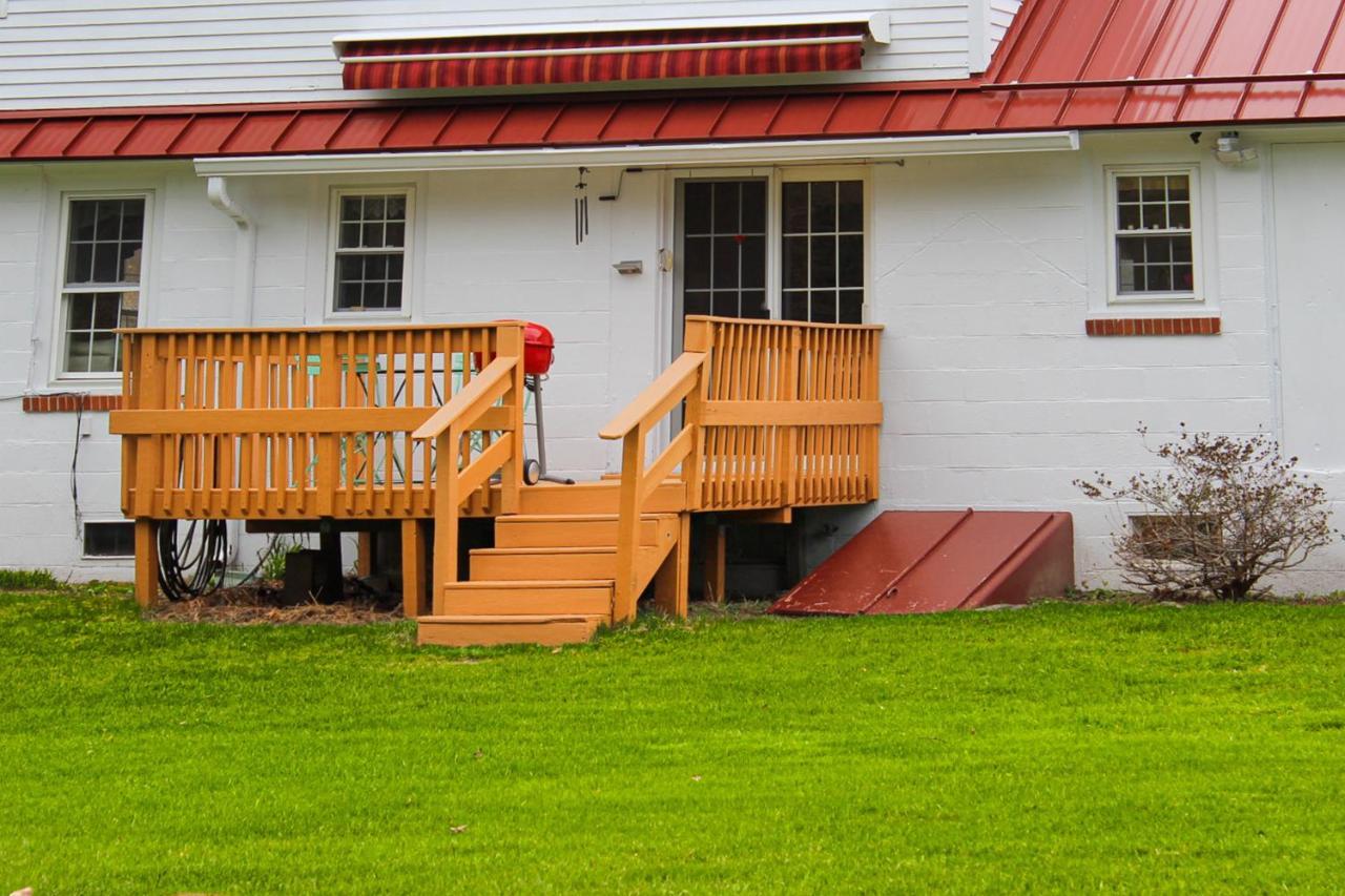 Cape Me Away Villa Gilford Exterior photo